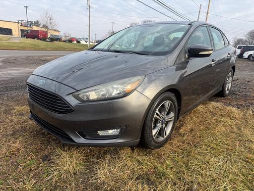 GREY 2016 Ford Focus SE