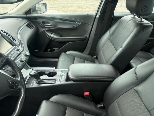 Silver Ice Metallic 2019 Chevrolet Impala 1LT