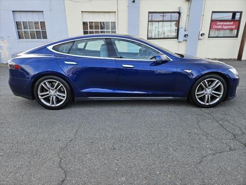 2015 Tesla Model S 90D