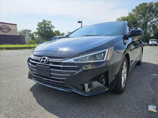 2019 Hyundai ELANTRA SE