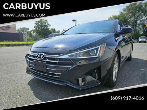 2019 Hyundai ELANTRA SE