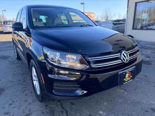 2012 Volkswagen Tiguan LE