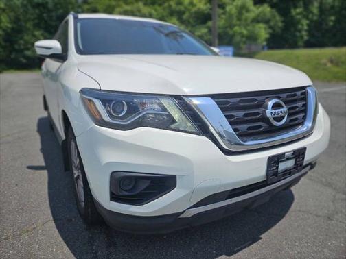 2019 Nissan Pathfinder S