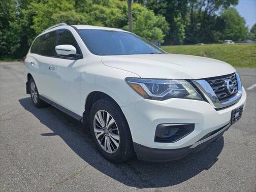 2019 Nissan Pathfinder S