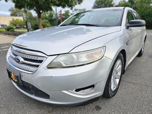 2010 Ford Taurus SE
