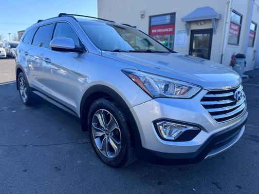 2016 Hyundai SANTA FE SE