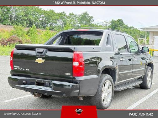Black 2011 Chevrolet Avalanche 1500 LTZ