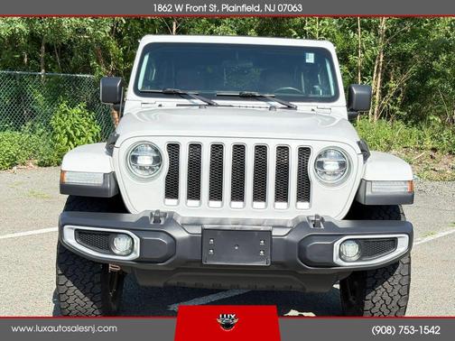 Bright White Clearcoat 2020 Jeep Wrangler Unlimited Sahara