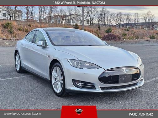 Silver 2014 Tesla Model S 85D