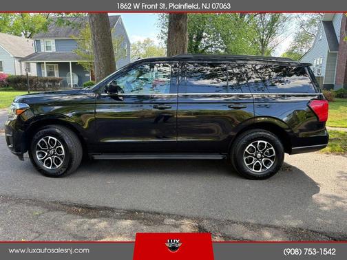 Black 2024 Ford Expedition XLT