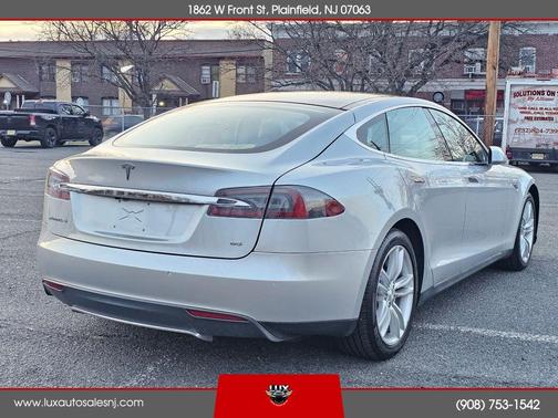 Silver 2014 Tesla Model S 85D