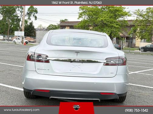 Silver 2014 Tesla Model S 85D