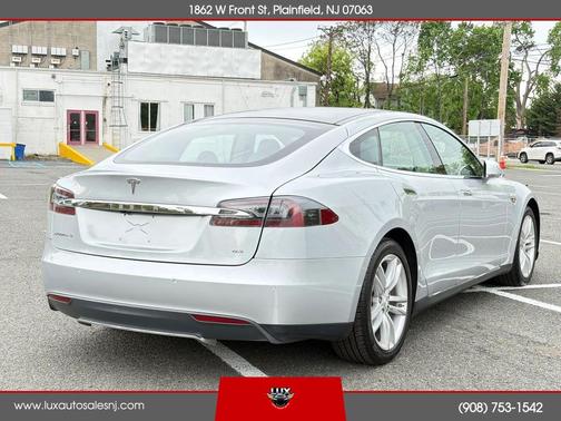 Silver 2014 Tesla Model S 85D