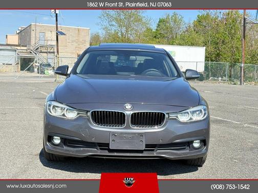 Gray 2018 BMW 320 i