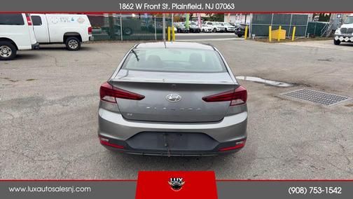 2019 Hyundai ELANTRA SE