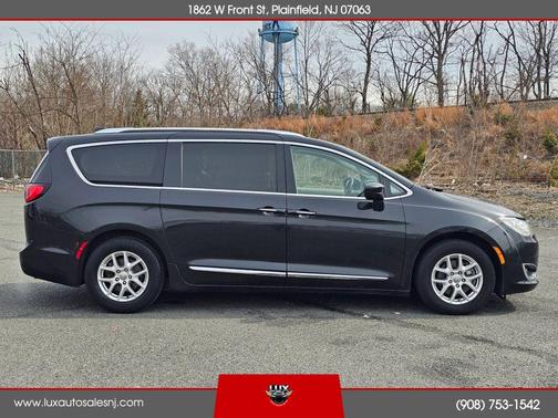 2020 Chrysler Pacifica Touring L