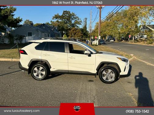 2022 Toyota RAV4 Hybrid XLE