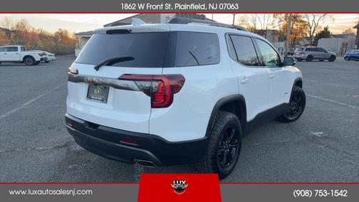 2023 GMC Acadia AWD AT4