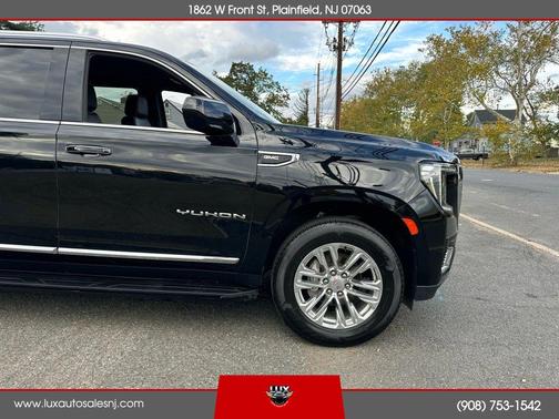 Black 2023 GMC Yukon SLT