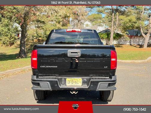 Black 2022 Chevrolet Colorado LT