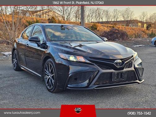 2022 Toyota Camry SE