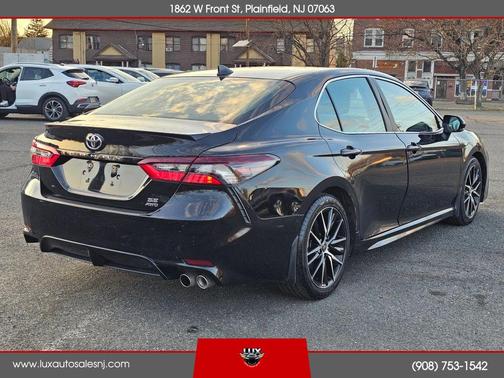 2022 Toyota Camry SE