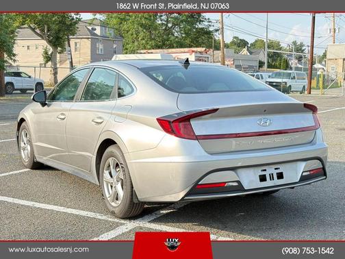 Gray 2022 Hyundai SONATA SE