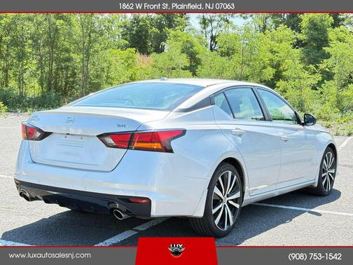 Brilliant Silver Metallic 2020 Nissan Altima SR FWD