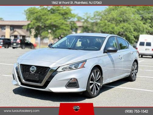 Brilliant Silver Metallic 2020 Nissan Altima SR FWD