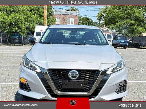 Brilliant Silver Metallic 2020 Nissan Altima SR FWD