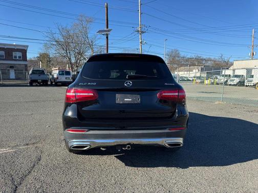 2017 Mercedes-Benz GLC 300 4MATIC