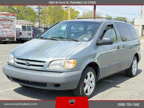 1999 Toyota Sienna LE
