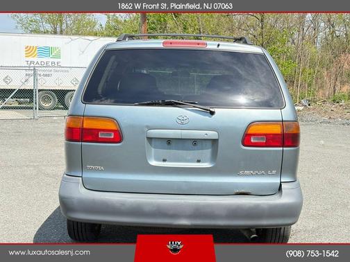 1999 Toyota Sienna LE