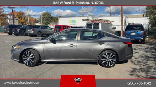 2022 Nissan Altima SR FWD