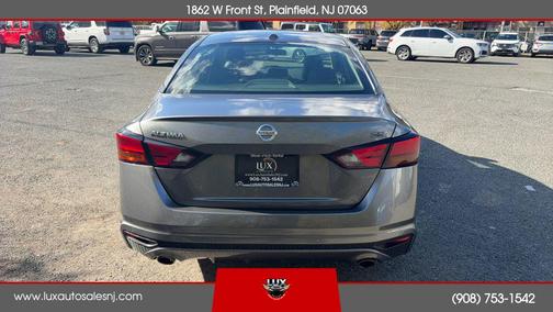 2022 Nissan Altima SR FWD
