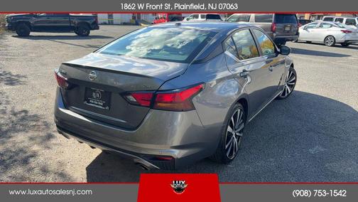 2022 Nissan Altima SR FWD