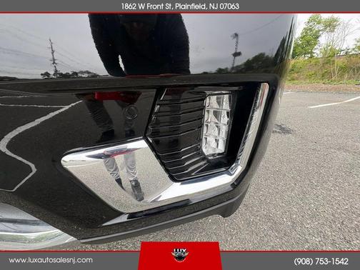 Black 2022 GMC Yukon XL SLT