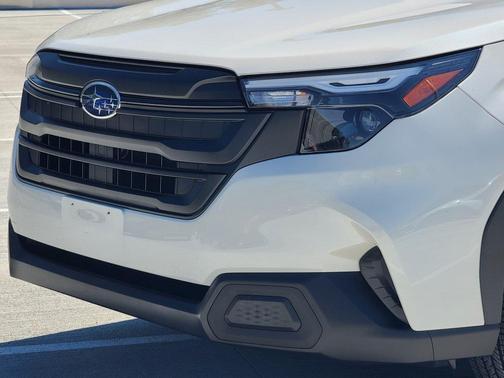 2025 Subaru Forester Base