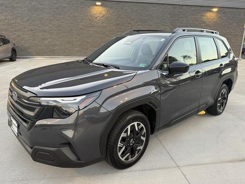 2025 Subaru Forester Base