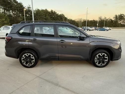 2025 Subaru Forester Base