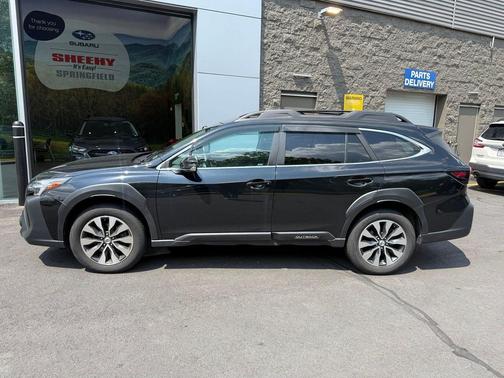 Crystal Black Silica 2023 Subaru Outback Limited XT