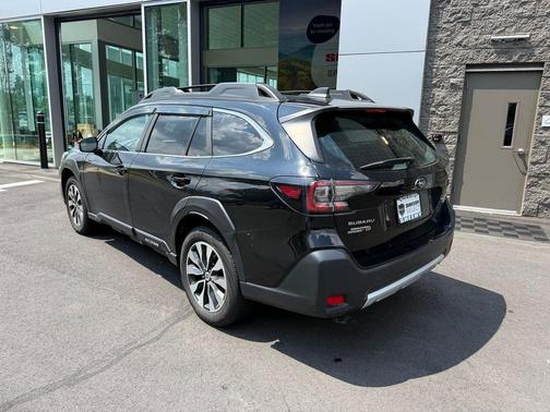 Crystal Black Silica 2023 Subaru Outback Limited XT