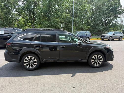 Crystal Black Silica 2023 Subaru Outback Limited XT