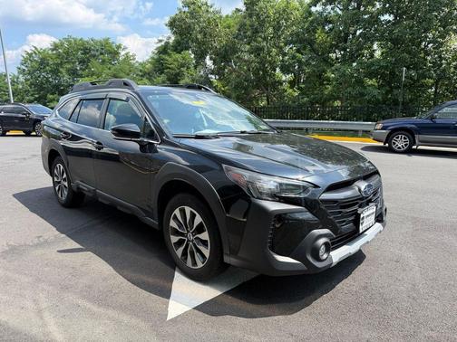 Crystal Black Silica 2023 Subaru Outback Limited XT