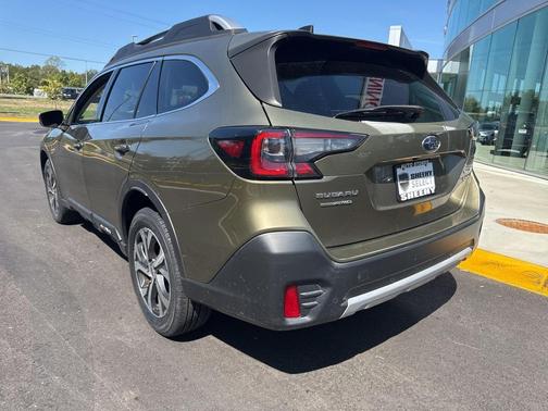 2022 Subaru Outback Touring XT