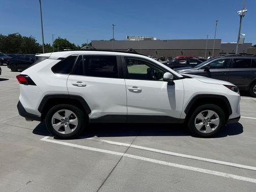 Super White 2019 Toyota RAV4 XLE