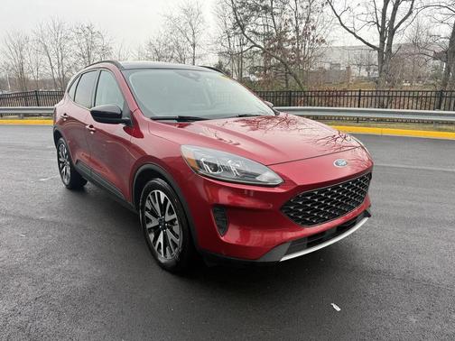 2020 Ford Escape SE