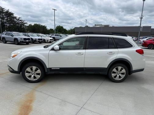 Satin White Pearl 2012 Subaru Outback 3.6R Limited