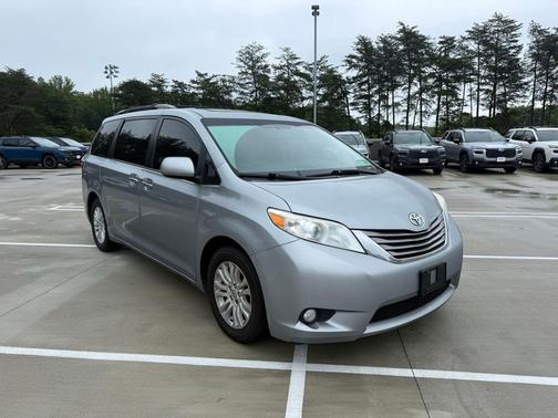 Silver Sky Metallic 2015 Toyota Sienna XLE