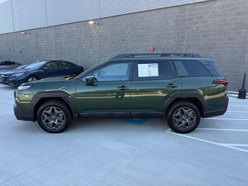 Deep Emerald Green Pearl 2026 Subaru Outback Premium